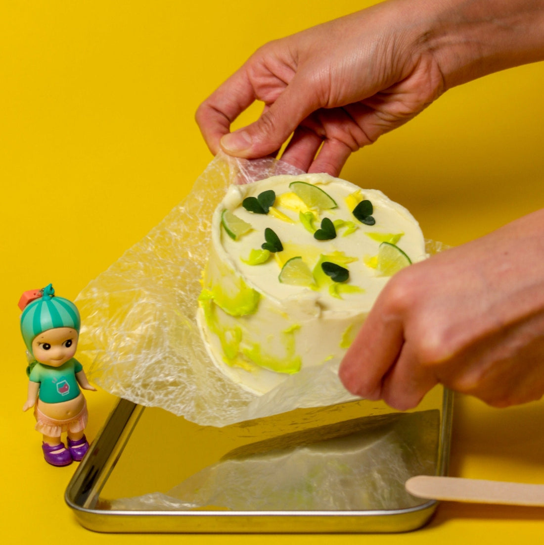 Postres de Vitrina vs. Servicio a la Carta - Tetesito De Limón